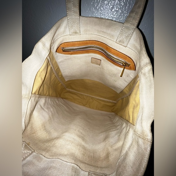 Louis Vuitton: Beaded That's Love Limited Edition Tote (on Scarlett Johansson) - Picture 10 of 16